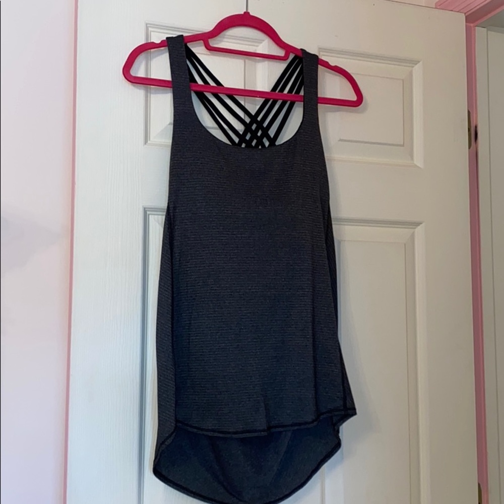 Lululemon workout top